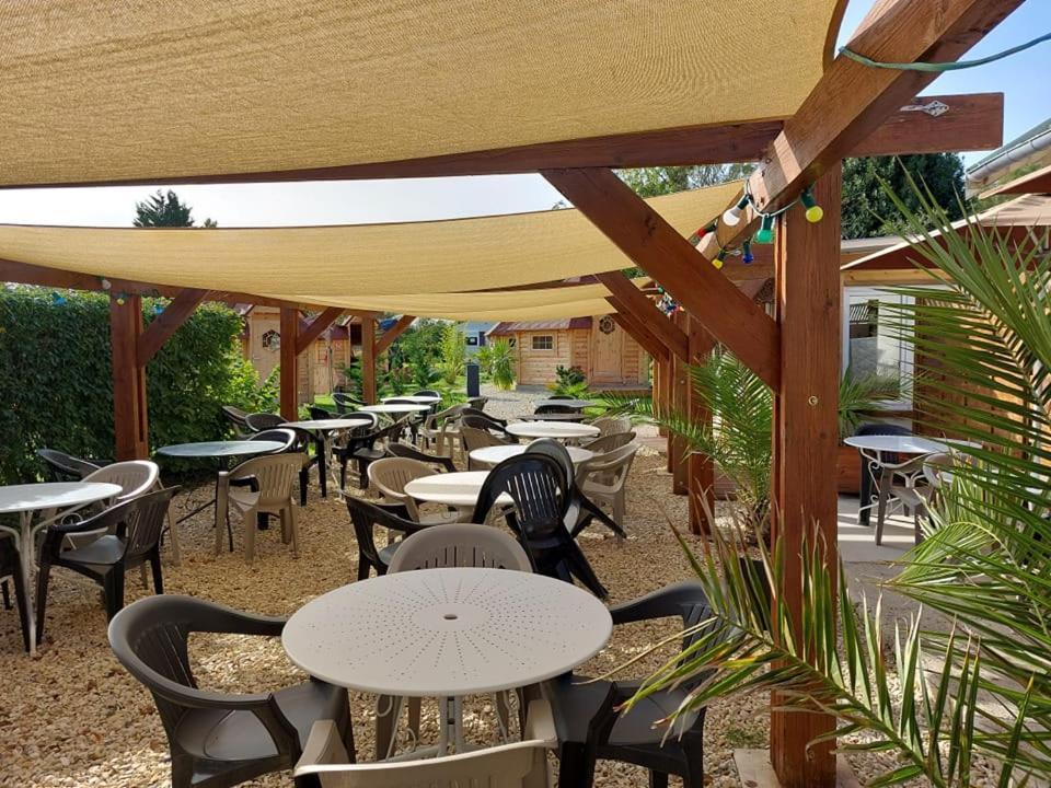 Camping Le Vallage Attigny Exterior photo